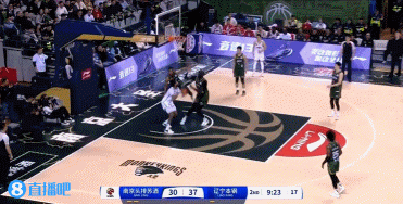 外線開炮！張鎮(zhèn)麟連中2記三分 弗格三分也有帶隊保持兩位數(shù)優(yōu)勢
