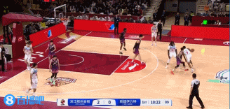力戰(zhàn)“舊主”！哈雷爾開場連突帶投獨(dú)得4分 浙江主場漫天噓聲